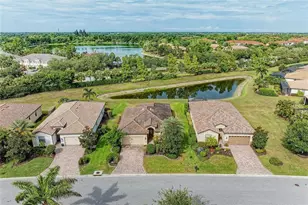 165 Wandering Wetlands Cir, Bradenton, FL 34212 - Photo 2