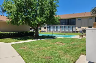 2763 Woodgate Ln, Sarasota, FL 34231 - Photo 14