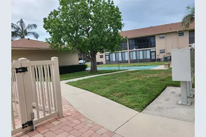 2763 Woodgate Lane #204, Sarasota, FL 34231 - Photo 4