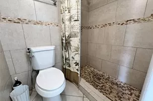 2763 Woodgate Ln, Sarasota, FL 34231 - Photo 24