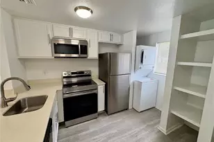 408 57th Ave Dr E, Bradenton, FL 34203 - Photo 4