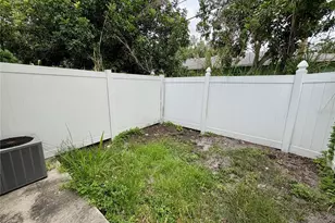 408 57th Ave Dr E, Bradenton, FL 34203 - Photo 8