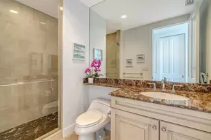 1300 Benjamin Franklin Dr, Sarasota, FL 34236 - Photo 32