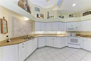 3883 Alamanda Dr, Sarasota, FL 34238 - Photo 8