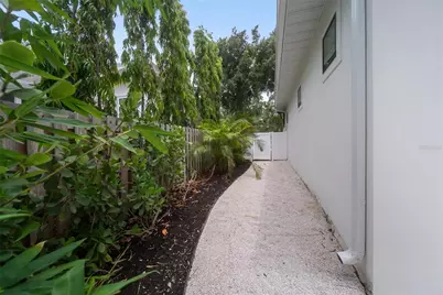 3800 Flores Avenue, Sarasota, FL 34239 - Photo 80