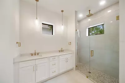 3800 Flores Avenue, Sarasota, FL 34239 - Photo 36
