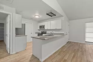2127 Worrington St, Sarasota, FL 34231 - Photo 10