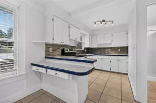 1059 5th St N, Saint Petersburg, FL 33701 - Photo 10