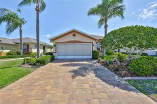1917 Sterling Glen Ct, Sun City Center, FL 33573 - Photo 2