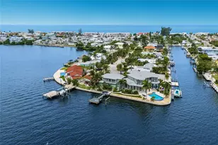 522 Bayview Dr, Holmes Beach, FL 34217 - Photo 6