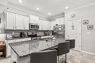 2455 Midnight Pearl Dr, Sarasota, FL 34240 - Photo 4