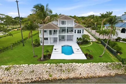 7524 Westmoreland Drive, Sarasota, FL 34243 - Photo 1