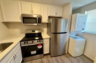 312 57th Ave Dr E, Bradenton, FL 34203 - Photo 4
