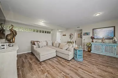 5408 Eagles Point Circle #302, Sarasota, FL 34231 - Photo 6