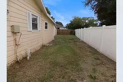 4610 Sloan Avenue, Sarasota, FL 34233 - Photo 2