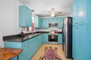 330 Crosby Ct, Sarasota, FL 34237 - Photo 8