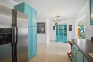 330 Crosby Ct, Sarasota, FL 34237 - Photo 10