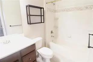 3474 Parkridge Cir, Sarasota, FL 34243 - Photo 12