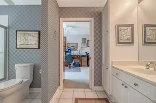 5420 Eagles Point Cir, Sarasota, FL 34231 - Photo 14