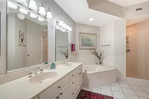5420 Eagles Point Cir, Sarasota, FL 34231 - Photo 12