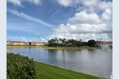 3662 Parkridge Circle #28-102, Sarasota, FL 34243 - Photo 2