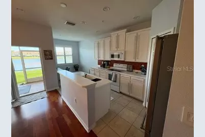3662 Parkridge Circle #28-102, Sarasota, FL 34243 - Photo 4