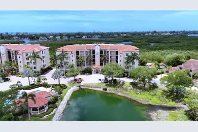 5420 Eagles Point Circle #206, Sarasota, FL 34231 - Photo 2