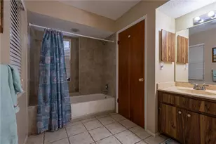 7913 Pineglen Ct, Sarasota, FL 34238 - Photo 18