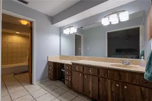 7913 Pineglen Ct, Sarasota, FL 34238 - Photo 14