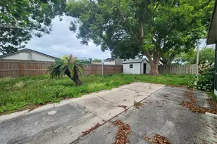848 Ponderosa Pine Ln, Sarasota, FL 34243 - Photo 24