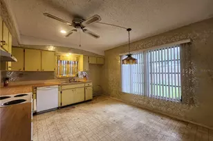 848 Ponderosa Pine Ln, Sarasota, FL 34243 - Photo 6