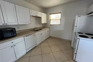 2154 Inner Cass Cir, Sarasota, FL 34231 - Photo 12