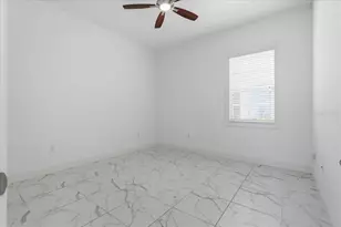 3613 Woodcliff Lk Ter, Sarasota, FL 34243 - Photo 42