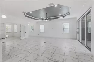 3613 Woodcliff Lk Ter, Sarasota, FL 34243 - Photo 12