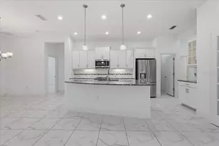 3613 Woodcliff Lk Ter, Sarasota, FL 34243 - Photo 14