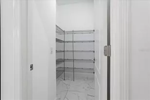 3613 Woodcliff Lk Ter, Sarasota, FL 34243 - Photo 22