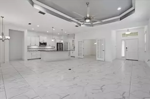 3613 Woodcliff Lk Ter, Sarasota, FL 34243 - Photo 10