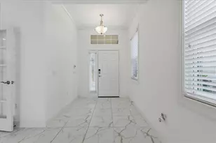 3613 Woodcliff Lk Ter, Sarasota, FL 34243 - Photo 6