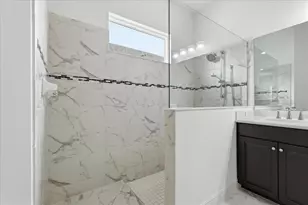 3613 Woodcliff Lk Ter, Sarasota, FL 34243 - Photo 36
