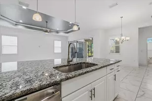 3613 Woodcliff Lk Ter, Sarasota, FL 34243 - Photo 18