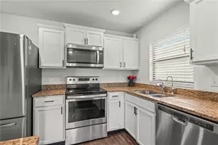 1731 Chatham Green Circle, Ruskin, FL 33570 - Photo 10