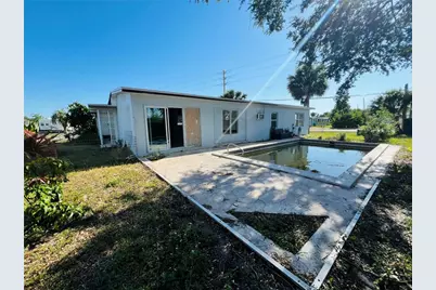 21098 Glendale Avenue, Port Charlotte, FL 33952 - Photo 10