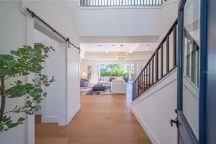 2420 Floyd St, Sarasota, FL 34239 - Photo 8