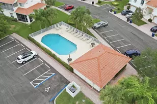 7325 Fountain Palm Cir, Bradenton, FL 34203 - Photo 10