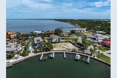 320 Ringling Point Drive, Sarasota, FL 34234 - Photo 56