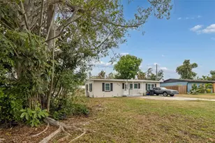 4479 Porpoise Dr SE, Saint Petersburg, FL 33705 - Photo 4