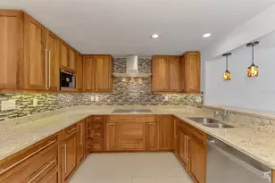 1110 Carmella Cir, Sarasota, FL 34243 - Photo 12