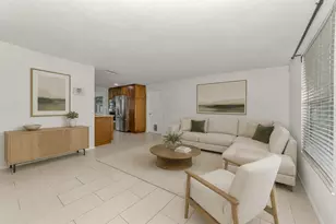 1110 Carmella Cir, Sarasota, FL 34243 - Photo 4