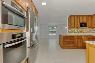1110 Carmella Cir, Sarasota, FL 34243 - Photo 14