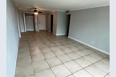 2610 Coconut Bay Ln Lane #734 (3D), Sarasota, FL 34237 - Photo 4